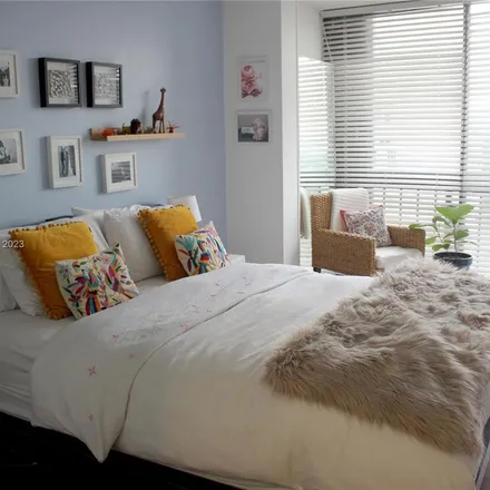 Rent this 2 bed apartment on Brickell Bay Club in 2333 Brickell Avenue, Brickell Hammock