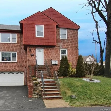 Rent this 3 bed house on 420 Westchester Avenue in Fleetwood, City of Mount Vernon