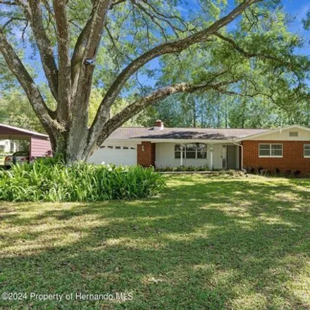 Buy this 3 bed house on 982 Fernwood Drive in Brooksville, Hernando County