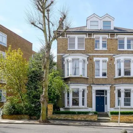 Rent this studio apartment on 10 Cardigan Road in London, TW10 6BJ