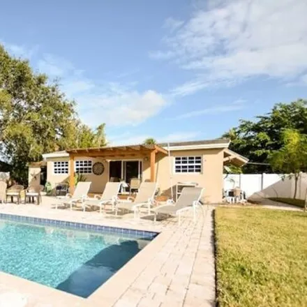 Rent this 3 bed house on Plumora School in Northeast 3rd Avenue, Delray Beach