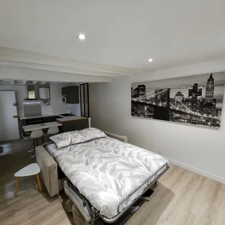 Image 3 - 27 Avenue Secrétan, 75019 Paris, France - Apartment for rent