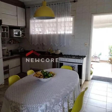Buy this 4 bed house on Rua Maestro Oscar Mendes in Novo Jardim Pagani, Bauru - SP