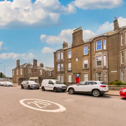 Rent this 2 bed apartment on King Street in Dundee, DD5 2BA
