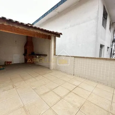 Rent this 4 bed house on Rua Carlos Gomes in Campo Grande, Santos - SP