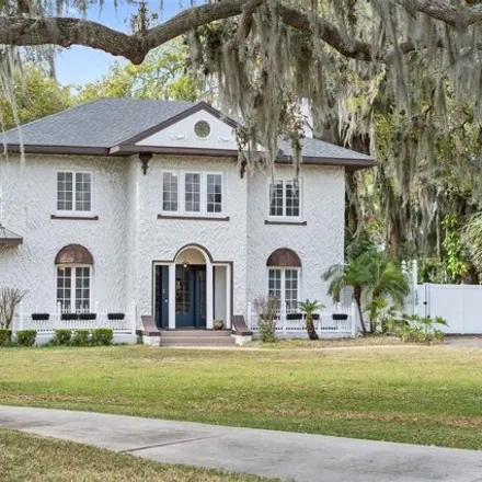 Buy this 6 bed house on 1409 South 8th Street in Leesburg, FL 34748