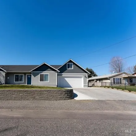 Buy this 3 bed house on 2110 Schaefer Drive in Asotin County, WA 99403