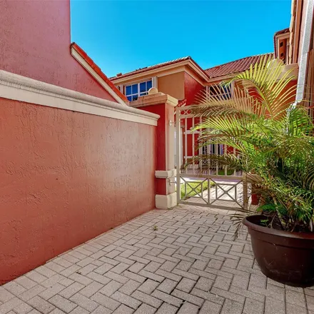 Image 4 - 6202 Northwest 115th Place, Doral, FL 33178, USA - Townhouse for rent