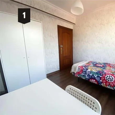 Rent this studio room on Uribarri "B" zeharkalea / Travesía "B" de Uribarri in 3, 48007 Bilbao
