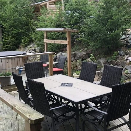 Image 9 - Heriot Bay, BC V0P 1H0, Canada - House for rent