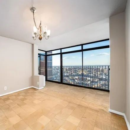 Image 4 - Riviera Towers, Hillside Road, West New York, NJ 07093, USA - Condo for sale