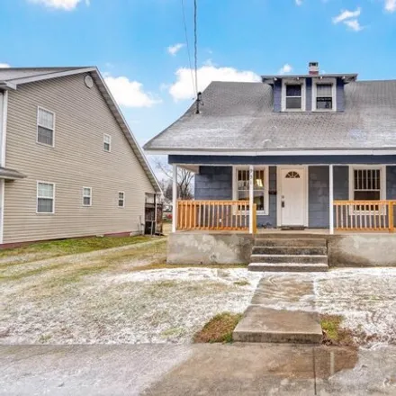 Buy this 3 bed house on 931 West Nichols Street in Springfield, MO 65802