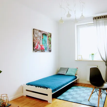 Rent this 6 bed room on Józefa Bellottiego 3 in 01-022 Warsaw, Poland