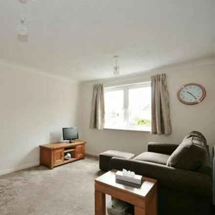 Image 7 - Priory Court, 1-28 Priory Avenue, Reading, RG4 7SN, United Kingdom - Apartment for sale