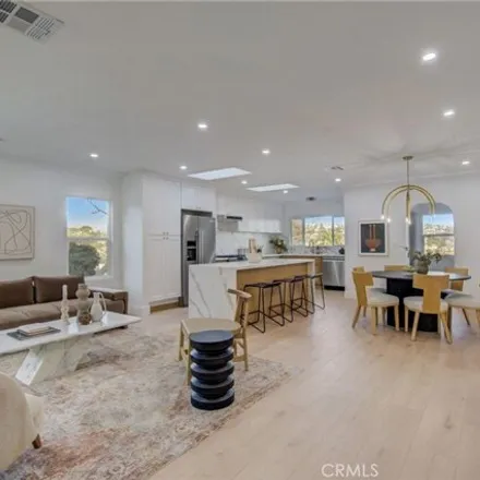 Image 6 - 2127 Montana Street, Los Angeles, CA 90026, USA - House for sale