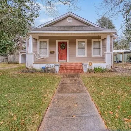 Buy this 2 bed house on 1820 Swarthmore Street in Alexandria, LA 71301