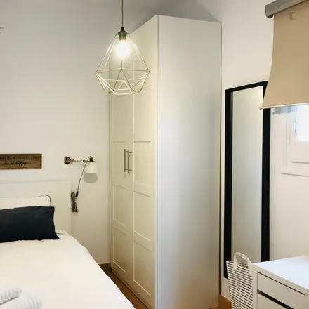 Rent this 6 bed room on Carrer de Muntaner in 330, 08001 Barcelona