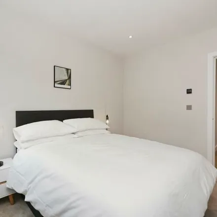 Rent this 2 bed apartment on Heathway Court in Finchley Road, Childs Hill