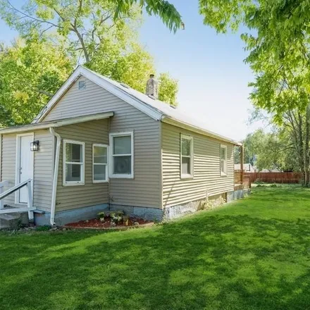 Image 2 - 2723 East Elm Street, Des Moines, IA 50317, USA - House for sale