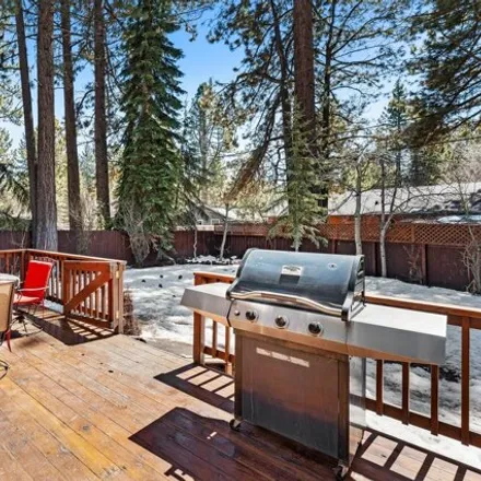 Image 8 - 10215 Red Fir Road, Truckee, CA 96161, USA - House for sale