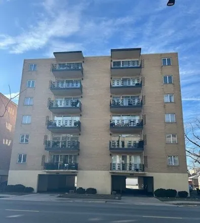 Buy this 2 bed condo on 2943 North Harlem Avenue in Chicago, IL 60707