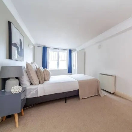 Rent this 1 bed apartment on London in N1 4EN, United Kingdom
