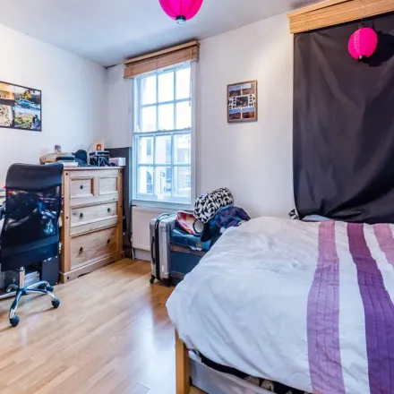 Rent this 2 bed apartment on Rex Cross in Keystone Crescent, London