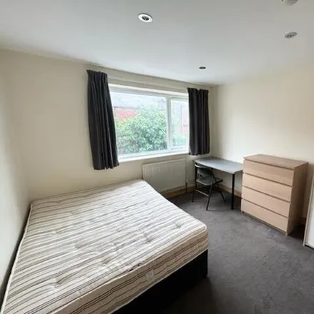 Image 5 - 52 Estcourt Terrace, Leeds, LS6 3EX, United Kingdom - Room for rent