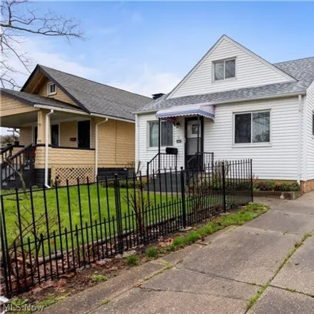 Image 2 - 11802 Erwin Avenue, Cleveland, OH 44135, USA - House for sale