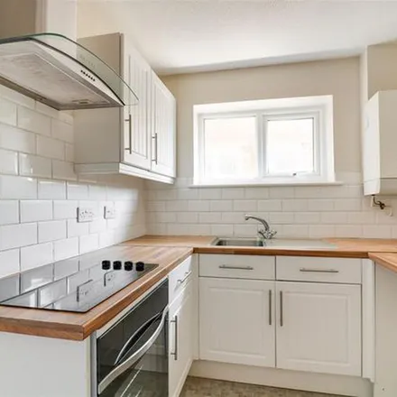 Rent this 2 bed apartment on Queen Anne's Drive in Southend-on-Sea, SS0 0NH