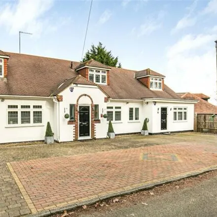 Buy this 5 bed house on Swanland Road in Welham Green, AL9 7TX