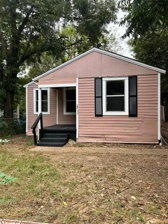 Rent this 2 bed house on 2281 Queens Highway in Midway, Shreveport