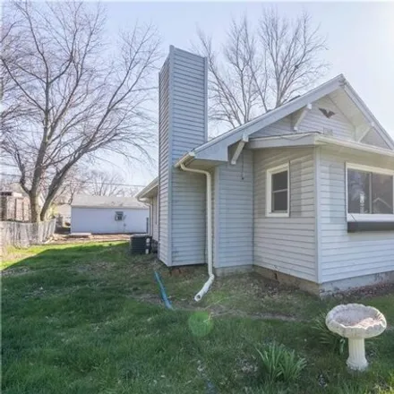 Image 2 - 6621 Southwest 11th Street, Des Moines, IA 50315, USA - House for sale