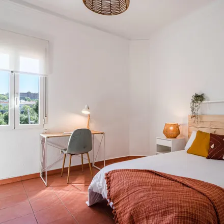 Rent this 3 bed room on C.E.I.P. Ermita del Santo in Paseo de la Ermita del Santo, 28005 Madrid