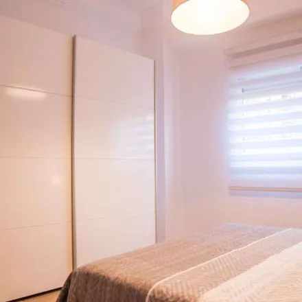 Image 9 - Carrer de Fra Pere Vives, 46009 Valencia, Spain - Apartment for rent