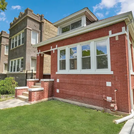 Image 2 - 1021 North Harding Avenue, Chicago, IL 60651, USA - House for sale