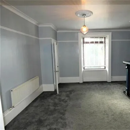 Image 4 - Upper Green Avenue, Scholes, BD19 6PA, United Kingdom - Townhouse for rent