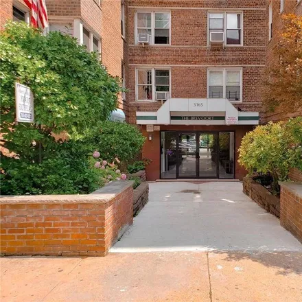 Image 2 - 3165 Nostrand Avenue, New York, NY 11229, USA - Apartment for sale