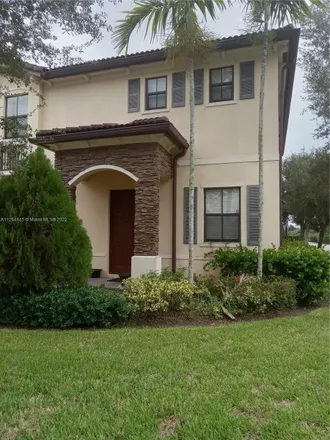 Rent this 4 bed house on 7-Eleven in 1 West Flagler Street, Miami