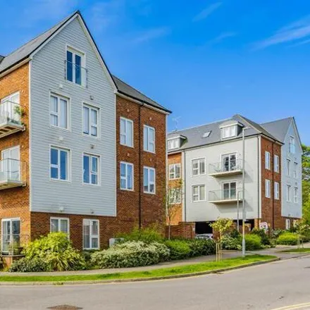 Buy this 2 bed apartment on Herald Gardens in Royal Tunbridge Wells, TN2 3FQ