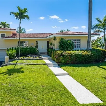 Image 1 - 7531 Beach View Drive, North Bay Village, Miami-Dade County, FL 33141, USA - House for rent