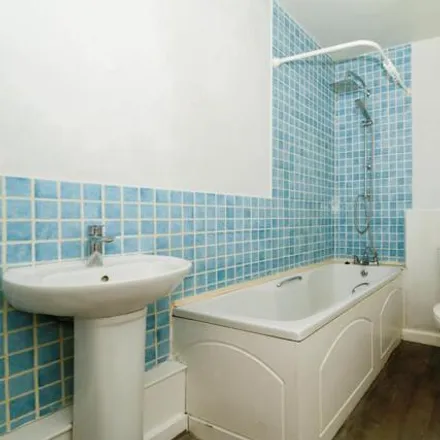 Image 6 - 15 Rosebery Road, Bournemouth, Christchurch and Poole, BH5 2JH, United Kingdom - Apartment for sale