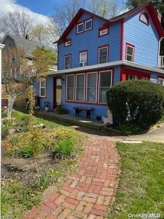 Rent this 3 bed house on 55 Shore Road in City of Glen Cove, NY 11542