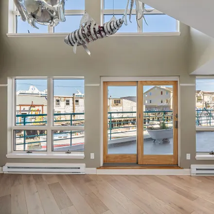 Image 7 - Portland Pier, Portland, 04101, USA - Townhouse for sale