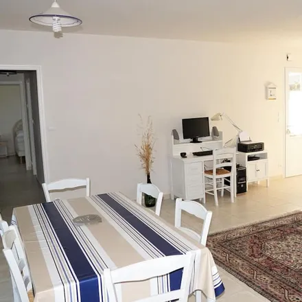 Rent this 3 bed house on 85520 Jard-sur-Mer