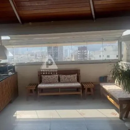 Buy this 3 bed apartment on Rua da Passagem 93 in Botafogo, Rio de Janeiro - RJ