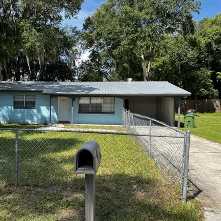 Buy this 3 bed house on 920 Cleveland Avenue in Palatka, FL 32177