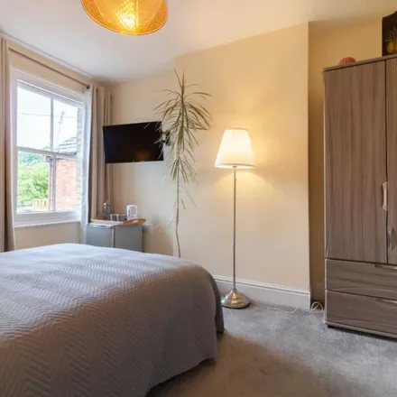 Rent this 6 bed apartment on 40 Argyle Street in Oxford, OX4 1ST
