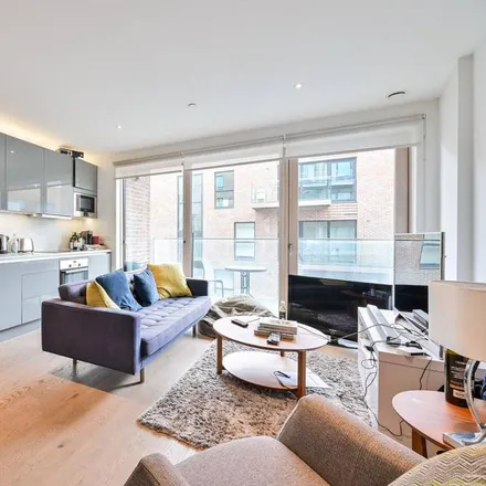 Rent this 2 bed apartment on New Paragon Walk in London, SE17 1AQ