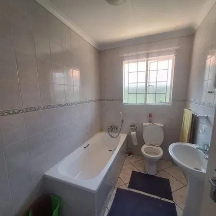 Rent this 3 bed townhouse on Rustig Avenue West in Terenure, Gauteng